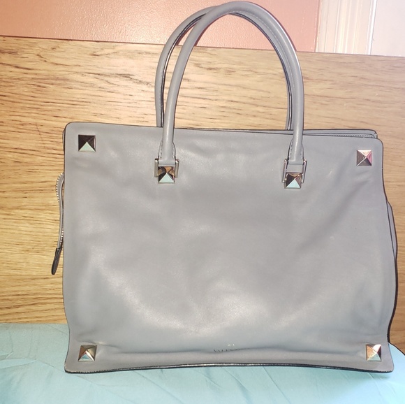 Valentino Garavani Runway Rockstud Grey Tote - Picture 8 of 8
